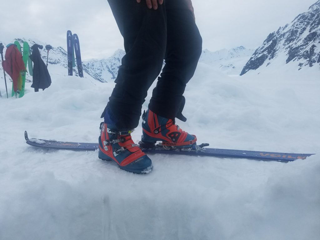 Broken binding-ski-expedition