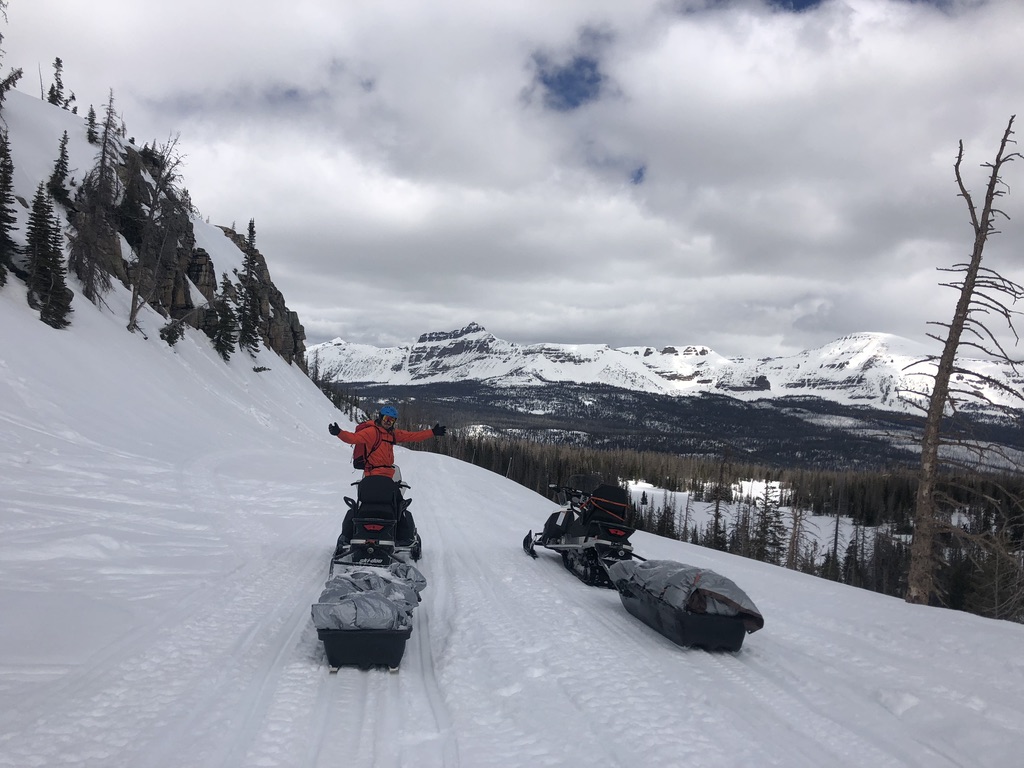 guided_ski_tours_in_utah_sleds