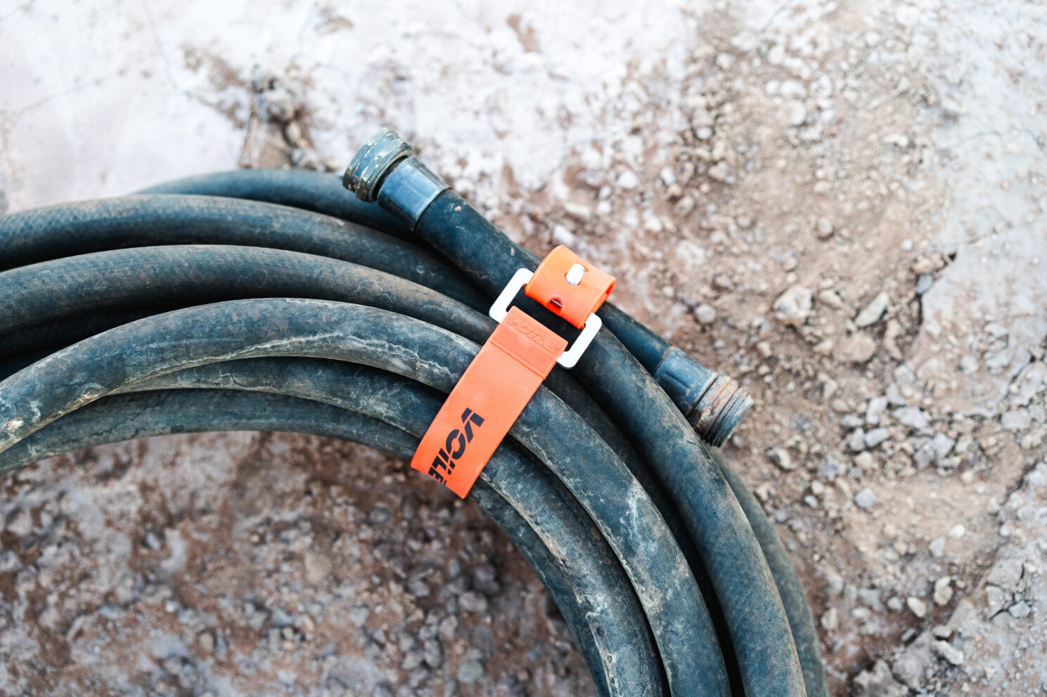 XL Voile Strap Securing Hose